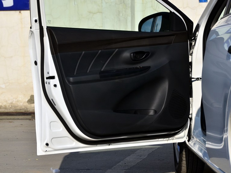 威驰 2014款 1.3L 手动超值版车厢座椅图片