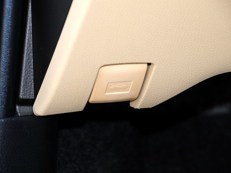 威驰 2014款 1.3L 自动型尚版车厢座椅图片