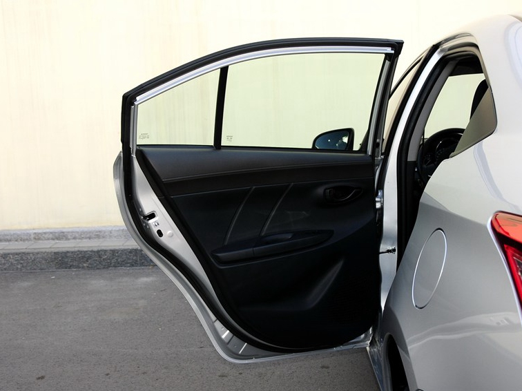 威驰 2014款 1.3L 自动智尚版车厢座椅图片