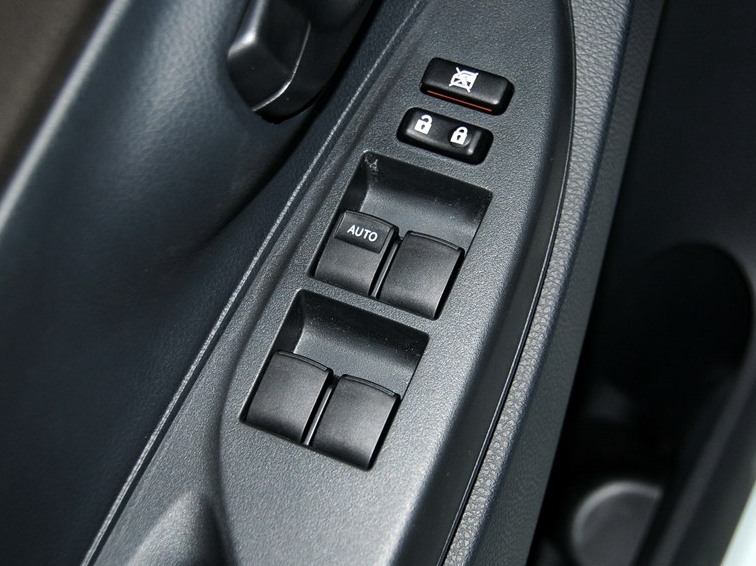 威驰 2014款 1.5L 自动智臻版车厢座椅图片