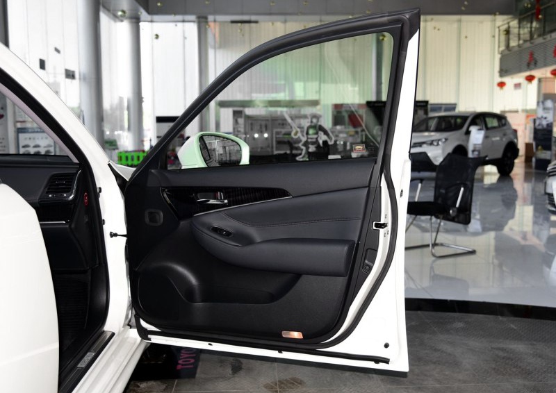 皇冠 2015款 2.0T 精英版车厢座椅图片