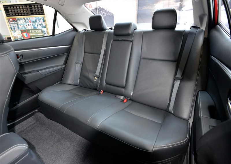 卡罗拉 2016款 双擎 1.8L CVT豪华版车厢座椅图片