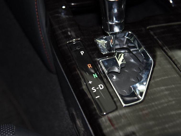 皇冠 2015款 2.5L 精英版中控方向盘图片