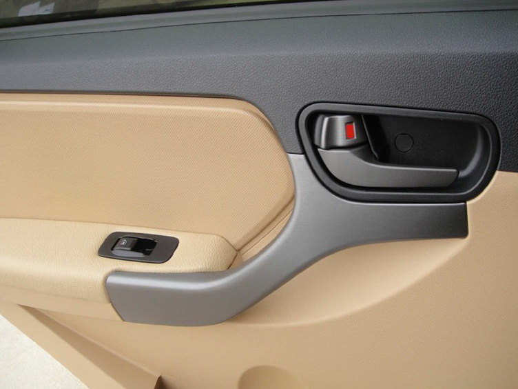 瑞虎 2012款 精英版 改款 1.6L 手动舒适型DVVT车厢座椅图片
