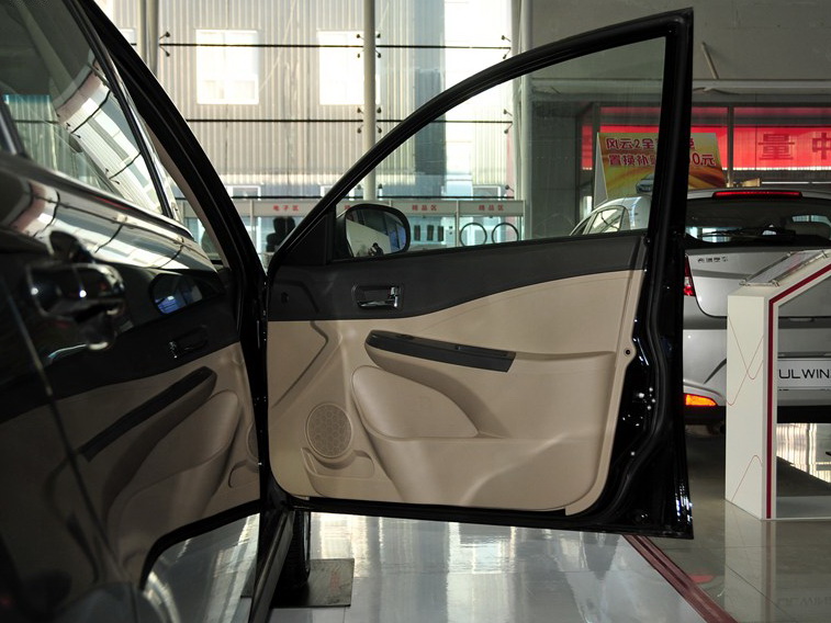 奇瑞E5 2014款 1.5L 手动优悦型车厢座椅图片
