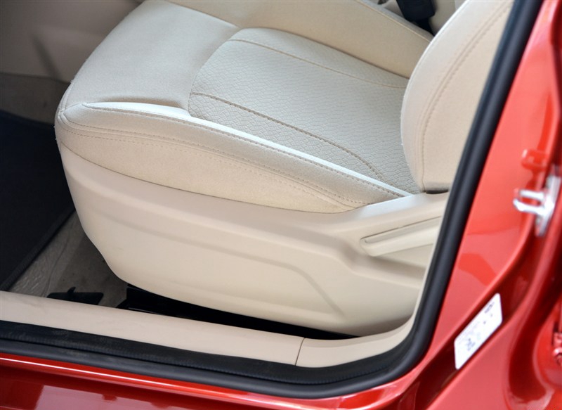 艾瑞泽7 2015款 1.6L 手动致领版车厢座椅图片
