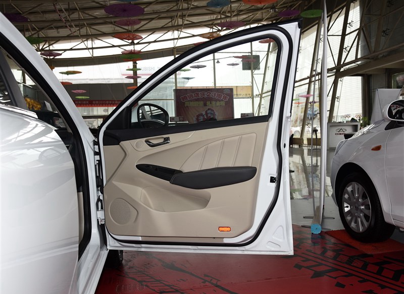 艾瑞泽7 2015款 1.6L 手动致享版车厢座椅图片