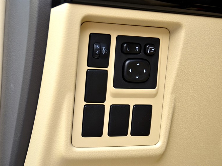 普拉多(进口) 2014款 2.7L 自动标准版中控方向盘图片