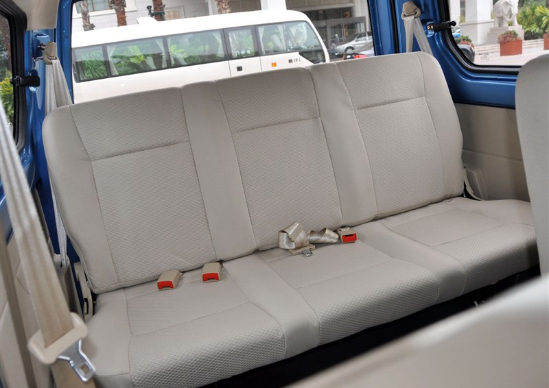 启腾M70 2014款 1.2L致富型LJ469Q-AE2车厢座椅图片