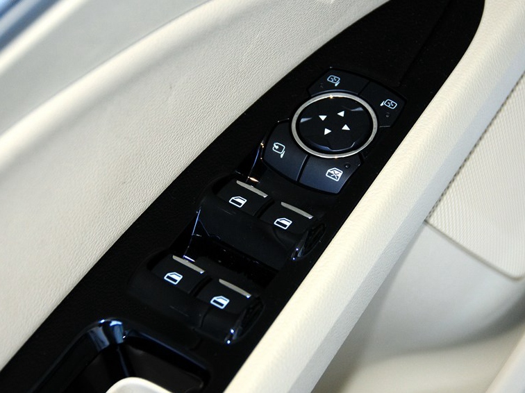 蒙迪欧 2013款 2.0L GTDi200时尚型车厢座椅图片