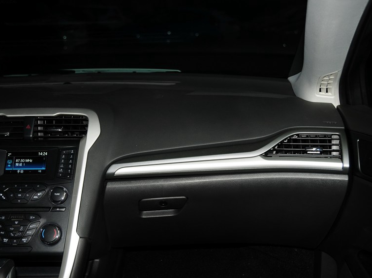 蒙迪欧 2013款 1.5L GTDi180时尚型中控方向盘图片