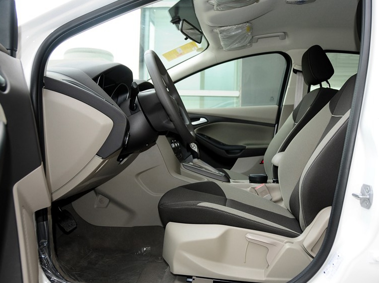 福克斯 2012款 三厢 1.6L AT舒适型车厢座椅图片