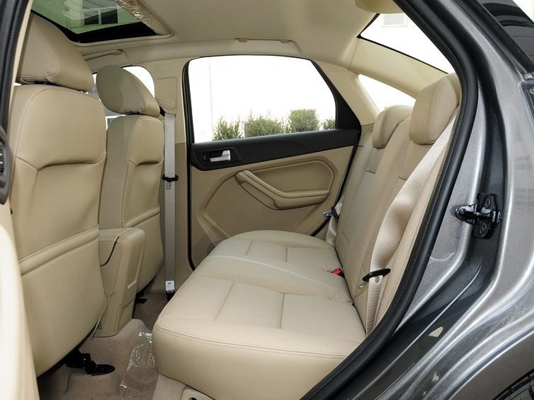 福克斯 2013款 三厢经典 1.8L MT时尚型车厢座椅图片