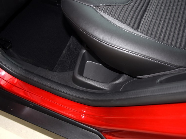 福克斯 2015款 两厢 1.5L GTDi 自动精英型车厢座椅图片