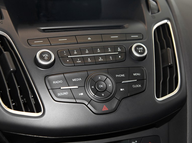 福克斯 2015款 三厢 1.6L 自动风尚型中控方向盘图片