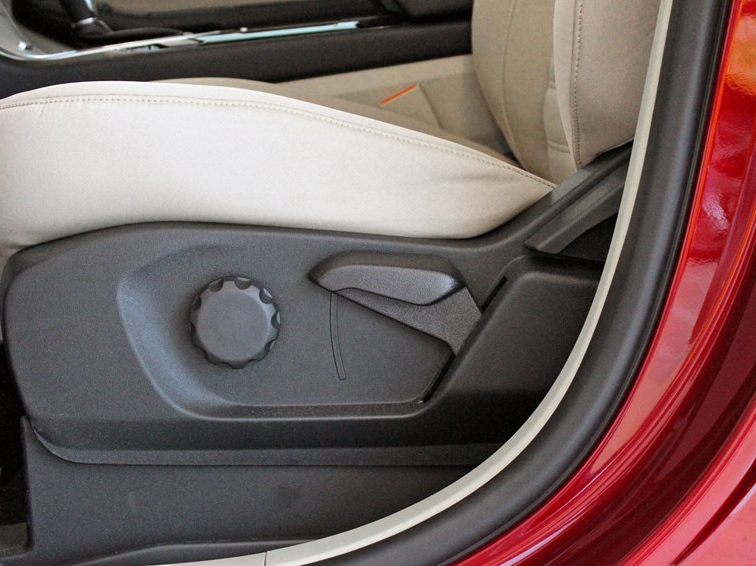 锐界 2015款 2.0T GTDi 两驱精锐型车厢座椅图片