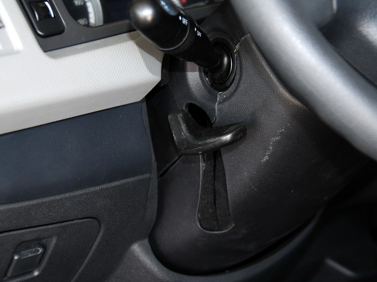 蒙派克S 2013款 2.8T新干线标准型 柴油长轴中控方向盘图片
