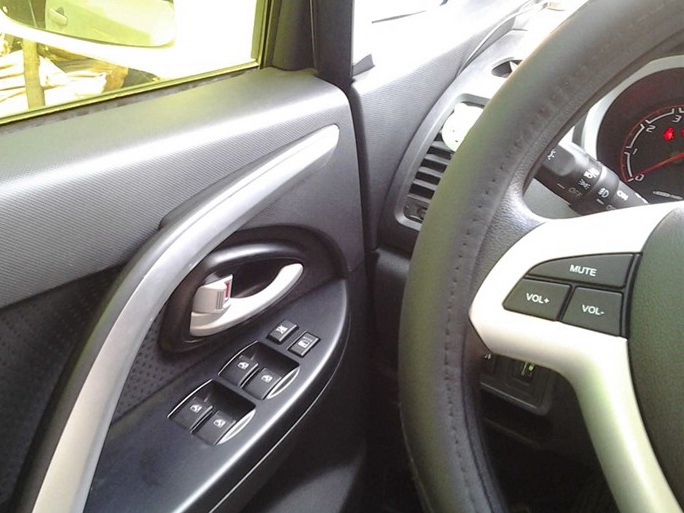 长安CX20 2014款 1.4L 手动运动版 国IV车厢座椅图片