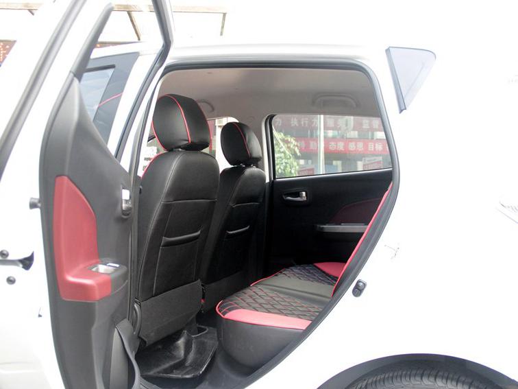 奔奔 2014款 1.4L 手动尊贵型车厢座椅图片