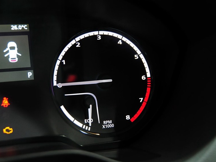 观致3 2015款 都市SUV 1.6T 自动炫动派中控方向盘图片