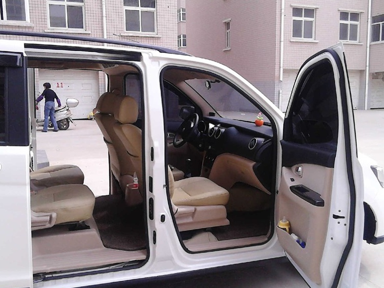 欧诺 2012款 1.5L精英型车厢座椅图片