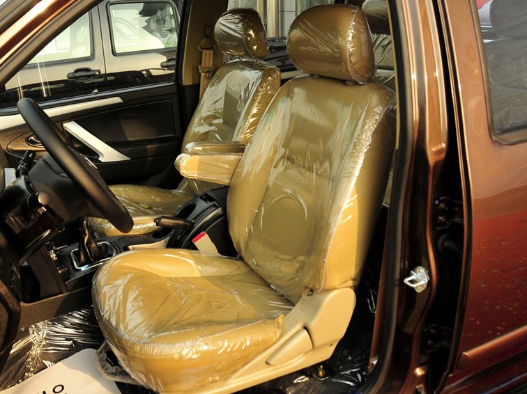 途腾T3 2013款 2.4L至尊版4G69S4N车厢座椅图片