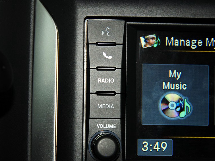 指南者 2014款 改款 2.0L 两驱精英版中控方向盘图片