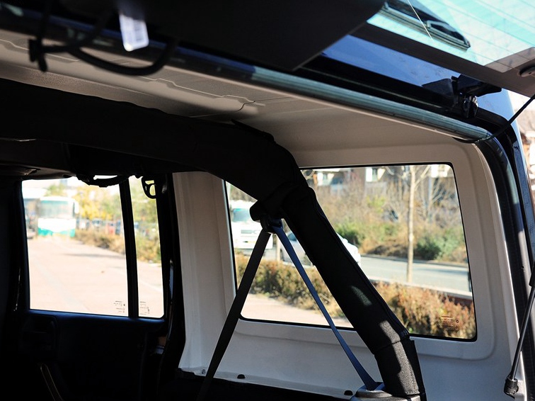 牧马人 2014款 3.6L 龙腾典藏版车厢座椅图片