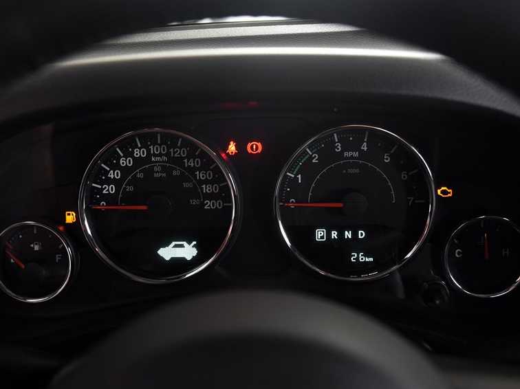牧马人 2015款 3.6L 四门舒享版 Rubicon中控方向盘图片