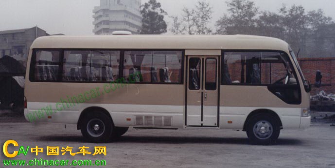 华西牌CDL6700C1K型客车