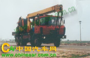 黑龙江牌HLJ5150TCY型采油车