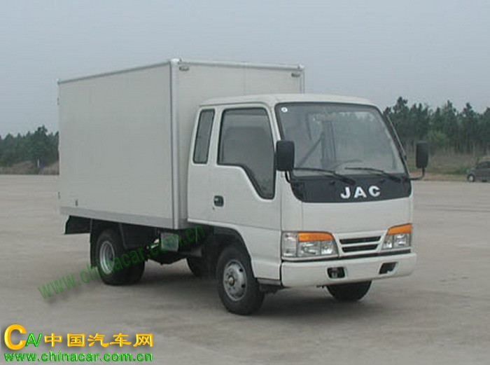 江淮牌HFC5032XXYKR1W型厢式运输车图片1