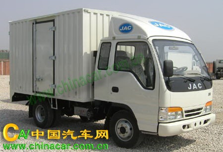 江淮牌HFC5032XXYKR1W型厢式运输车图片2