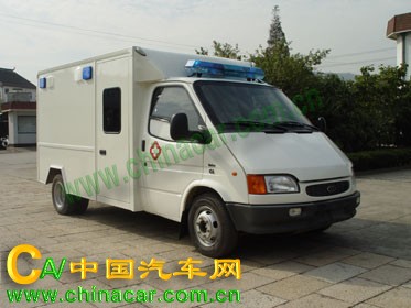华东牌CSZ5043XJH型救护车图片1