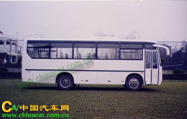 华西牌CDL6790C9型客车图片2