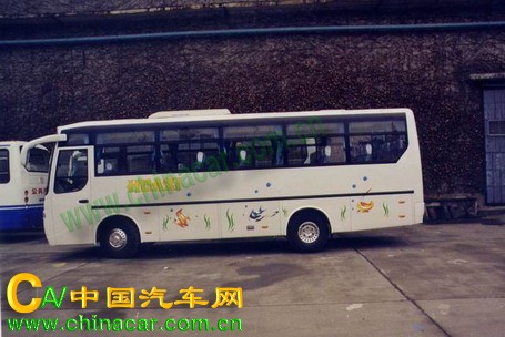 华西牌CDL6790C9型客车图片3