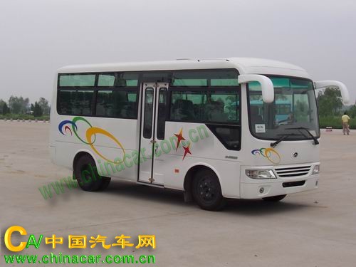 北京牌BJ6600型轻型客车图片1