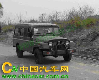 北京牌BJ6460MAB型小型客车图片1
