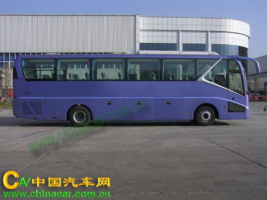 三一牌SY6125型客车图片2