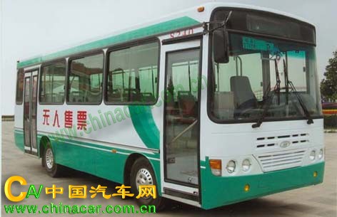 扬子江牌WG6810EC1型客车图片1