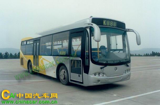 东风牌DHZ6111RC型城市客车图片1