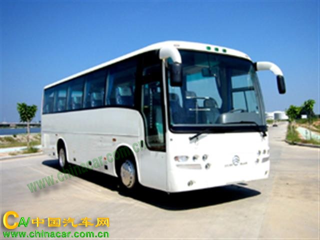金旅牌XML6935E1A型旅游客车图片1