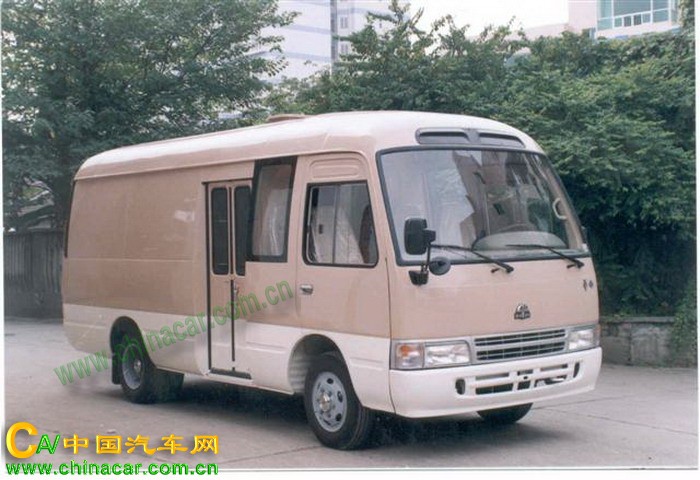 华西牌CDL5046XXYC2X型厢式运输车图片1