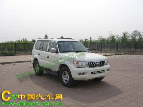 北京牌BJ6470WJE2型旅行车图片1