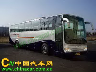 日野牌SFQ6110C型旅游客车图片3