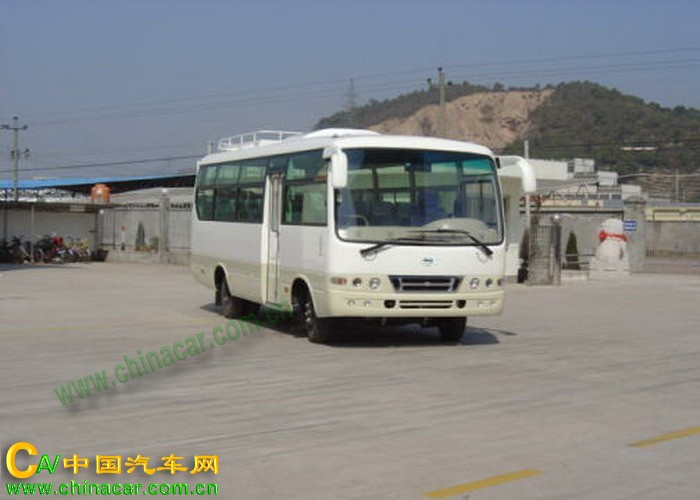 悦西牌ZJC6730EQ型客车图片1