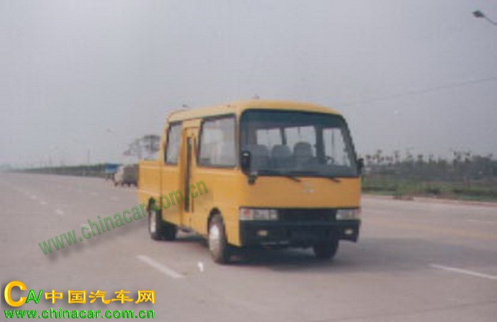太湖牌XQ5060XGC型工程车图片