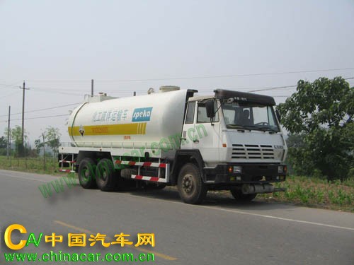 武工牌WGG5250GHY型化工液体运输车图片1