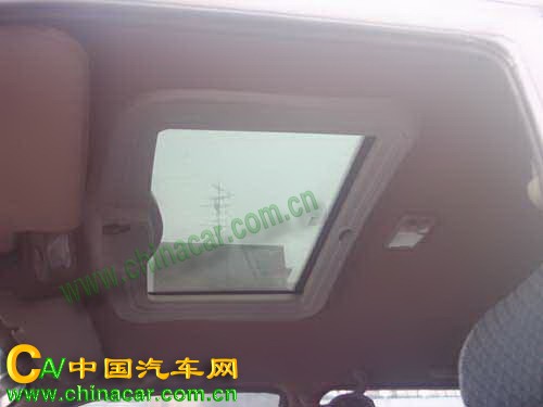 北京牌BJ6470Z3C1轻型客车图片3