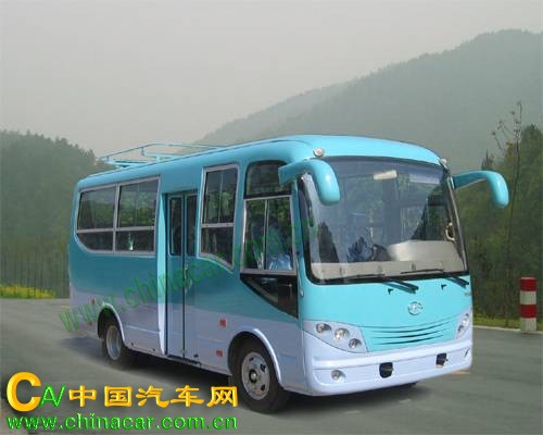 华中牌WH6601型轻型客车图片1